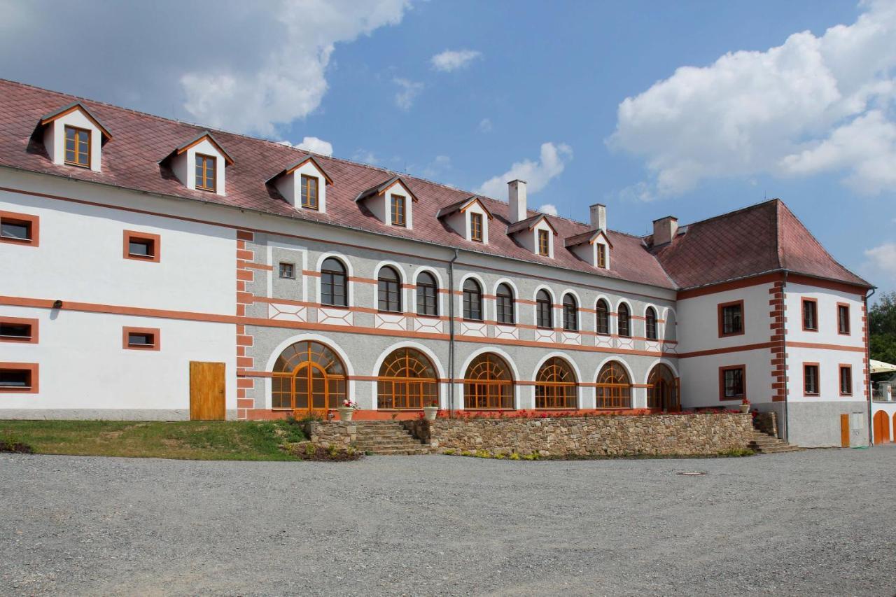 Zámek Libouň Hotel Louňovice pod Blaníkem Exterior foto